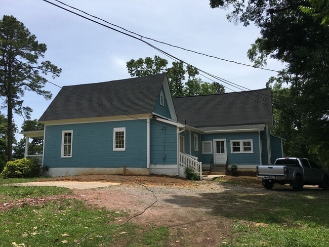 Photo - 4/3 House in North Rome- $1,550