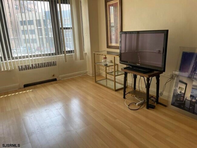 Photo - 101 S Raleigh Ave Unidad 210