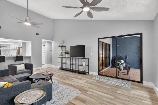 Photo - 5230 SE Seascape Way Unidad 201