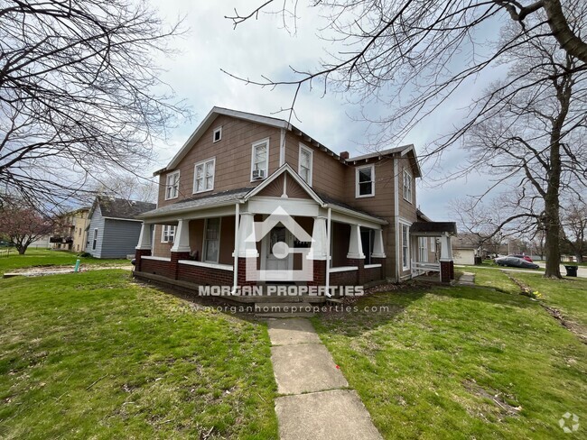 Building Photo - 903 College Dr Unit 3 Rental