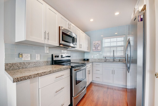 410 Wilma Cir