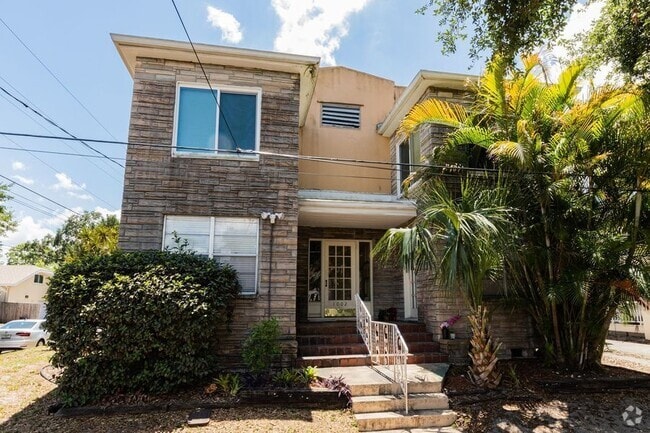 Building Photo - 3002 W Sitios St Unit B Rental