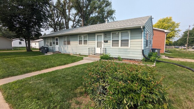 Building Photo - West end duplex, walking distance to every... Rental