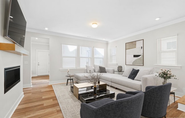 Photo - 451 Wendover Pkwy