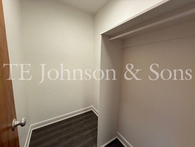 Photo - 1 Bedroom Minutes from The School of the Arts! Unit 2001 S Main 109