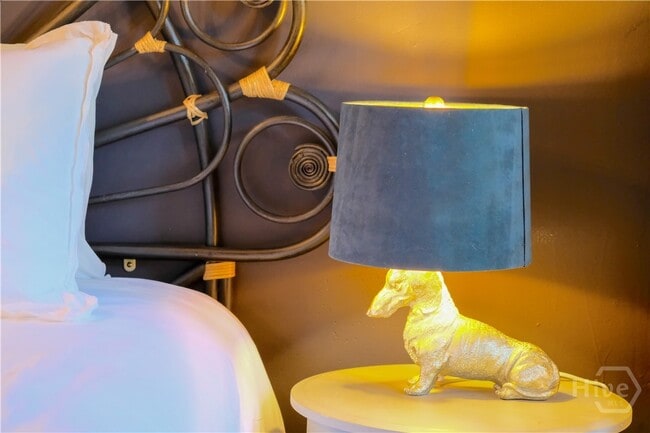 Photo - 310 E Henry St