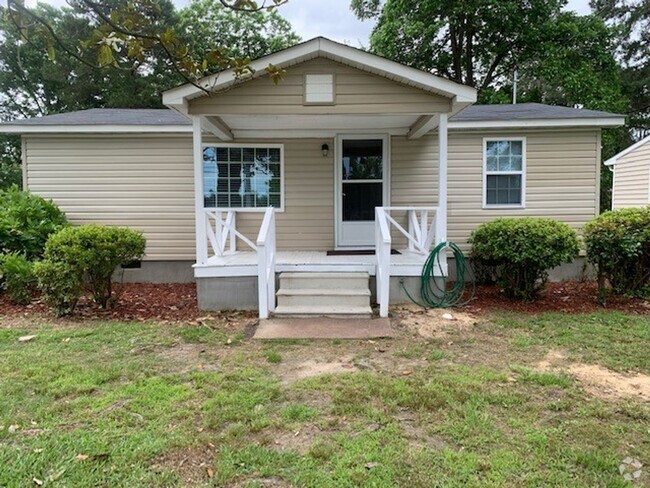 Building Photo - Cute 3-bedroom 1 bath house