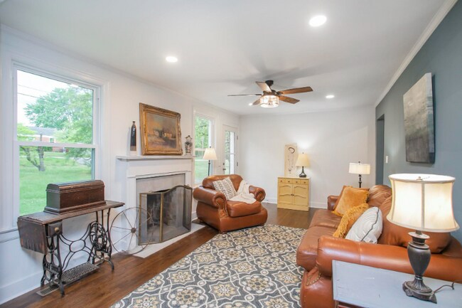 Photo - 2314 Deerwood Rd