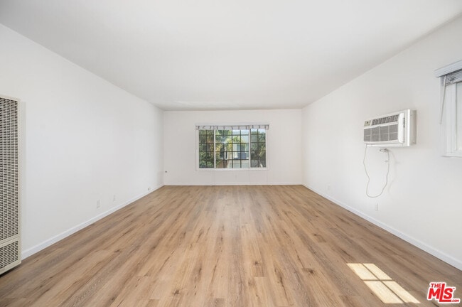 Photo - 1937 S Shenandoah St Unit 5