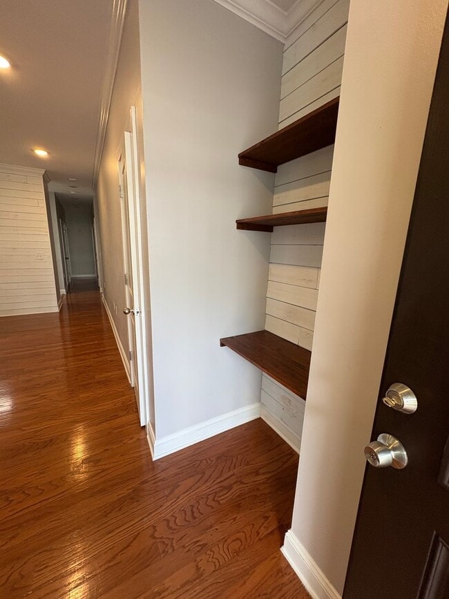 Photo - 3 Bedroom 2 Bath home a few minutes from ...