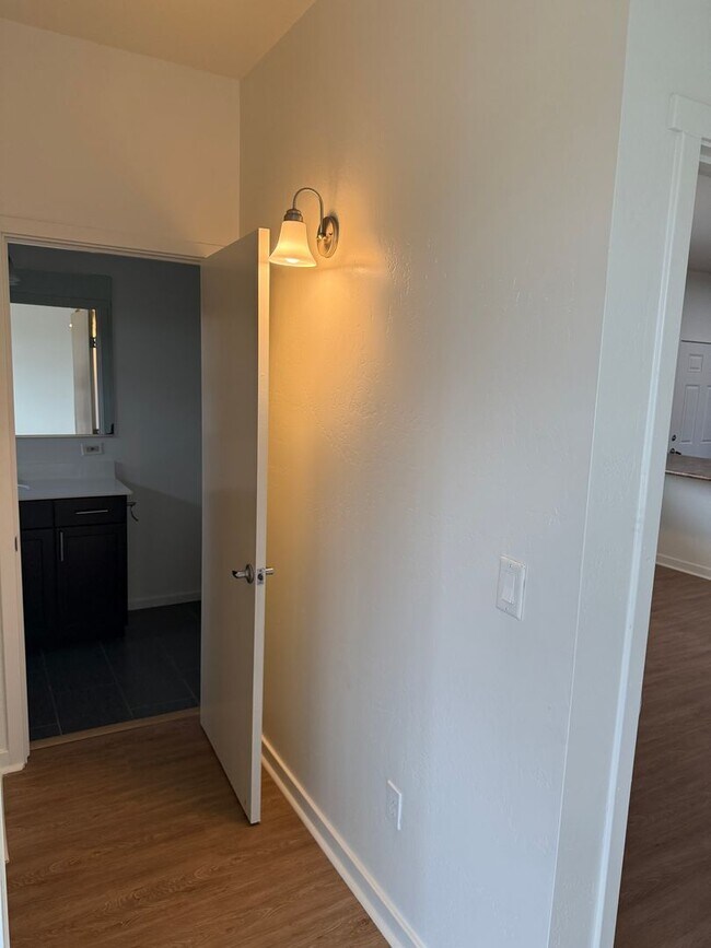 Photo - Pinegrove Unit 200
