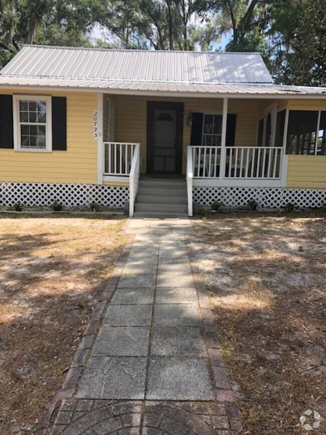 Building Photo - Renovated 2/1 1800s Home in Historic Downt...