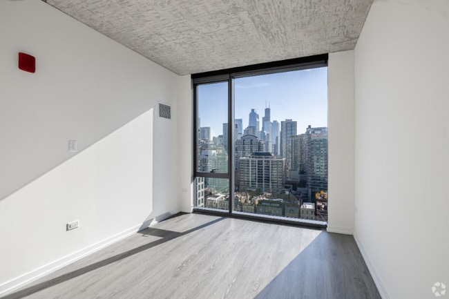 Photo - 454 W Chicago Ave