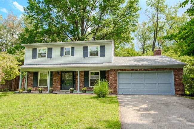 Building Photo - Recently Updated! 4 Bed/2.5 bath Rental