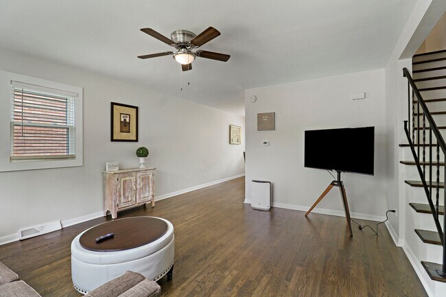 2313 Western Ave Unit 2315