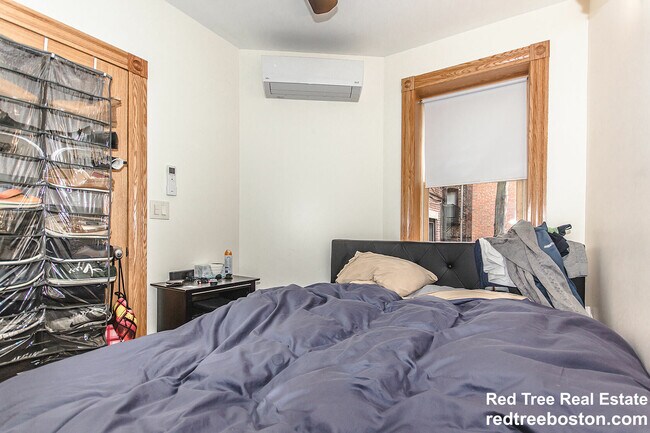 Photo - 16A S Russell St Unit 2