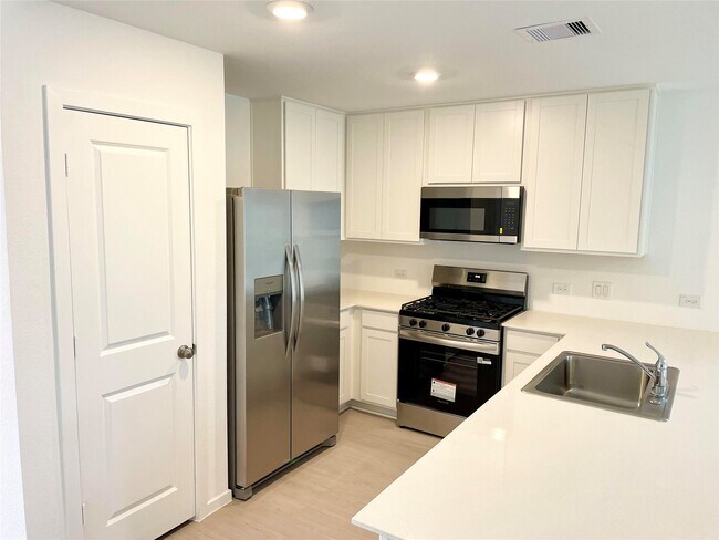 Photo - 6330 Breakaway Grv Dr