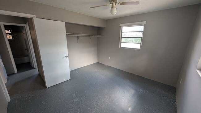 Photo - 2/1 home in sarasota, great location, and ... Unit 1