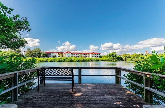 Building Photo - 4550 Overlook Dr NE Unit 000