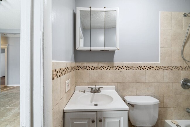 Photo - 705 Dixwell Ave Unidad 1R