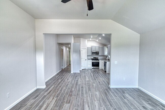 Photo - Brand New Construction in Varenna Landing!