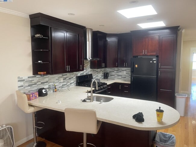 Photo - 586 39th Ave