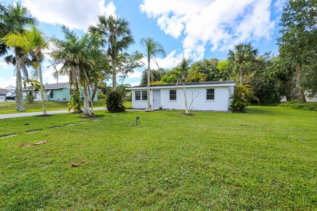 Photo - ***SINGLE FAMILY HOME ***ANNUAL***TRAIL ACRES***NO HOA***PET FRIENDLY***NOT OLDE NAPLES***
