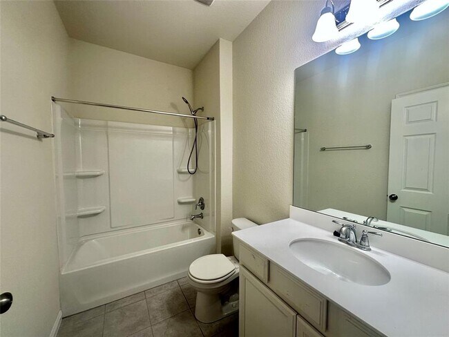 Photo - 7211 Loggia Pl