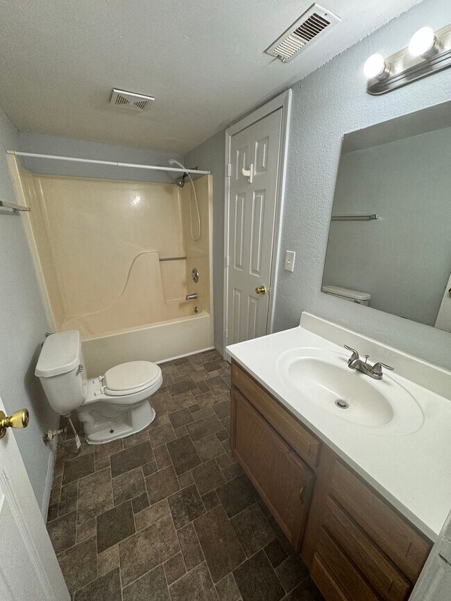 Photo - Three Bedroom Duplex in SW Columbia