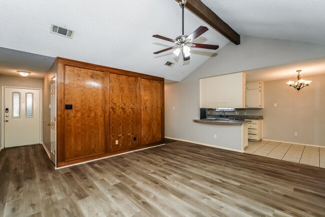 Photo - 709 Daniels Dr