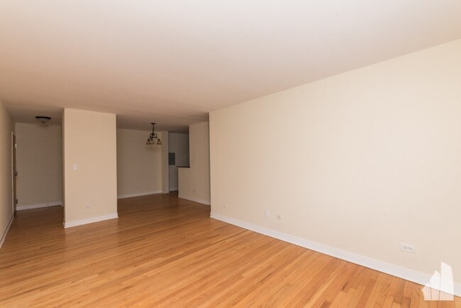 Photo - 630 W Wrightwood Ave