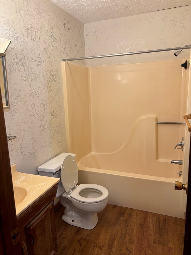 Photo - Hill Crest Court Apartments 3 Unit 6