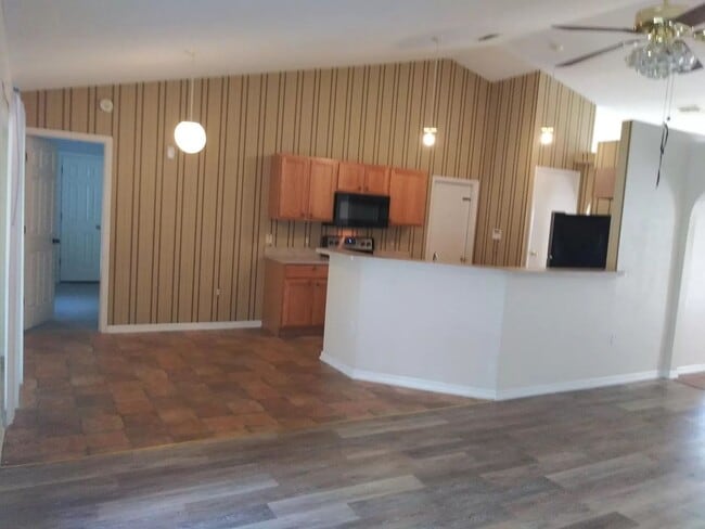 Photo - 14169 Spring Hill Dr