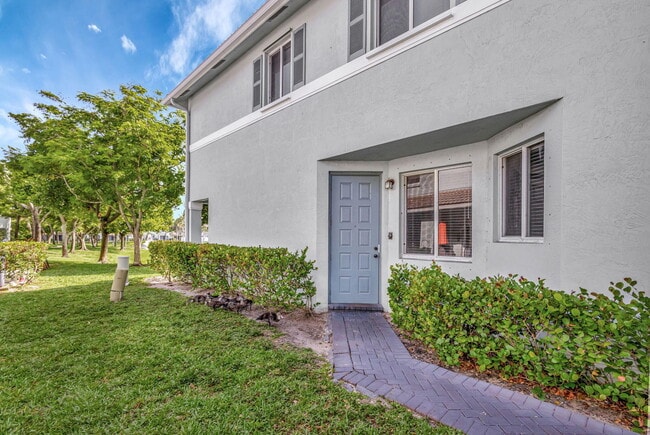 Building Photo - 1923 Alamanda Way Rental