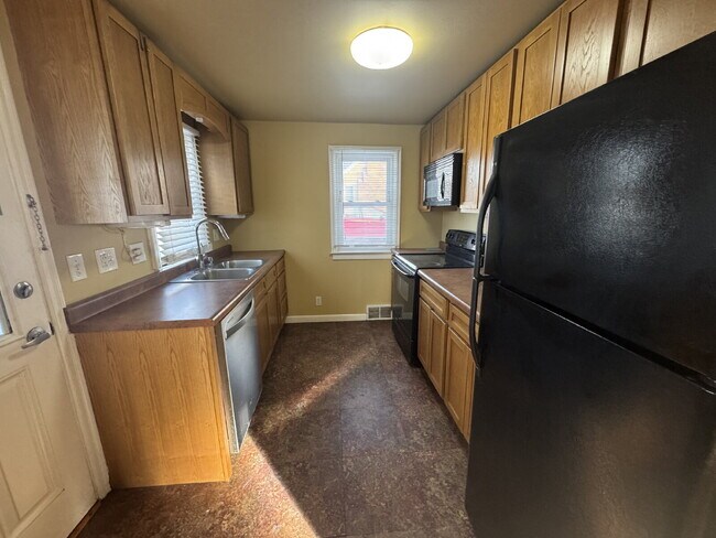 Photo - Charming & Cozy 1-Bedroom Retreat in Brooklyn Center – Perfect for Simplified Living!