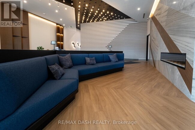 Photo - 1037 The Queensway Unit 910