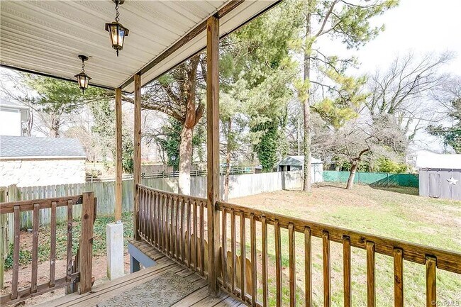 Photo - 301 W 26th St