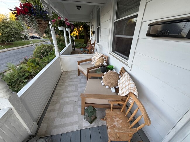 Photo - 307 S Whiteoak St