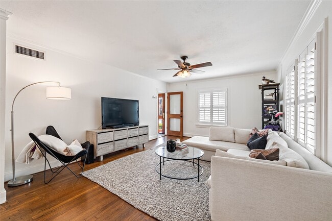 Photo - 2324 Goldsmith St