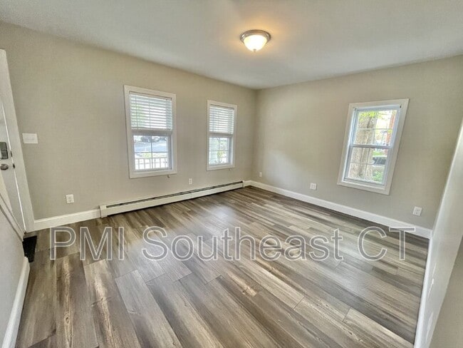 Photo - 253 Yantic St