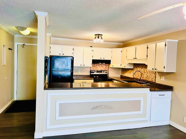 Photo - 925 30th Ave S