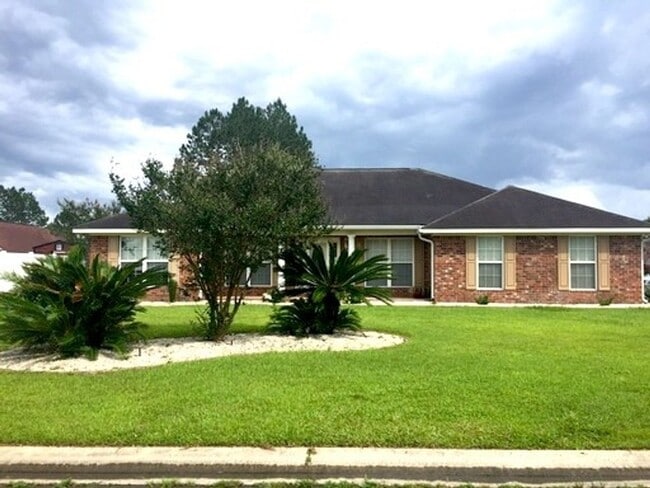 Photo - 1835 Lawnwood Dr