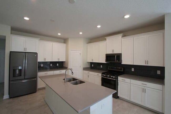 15248 Purple Martin St