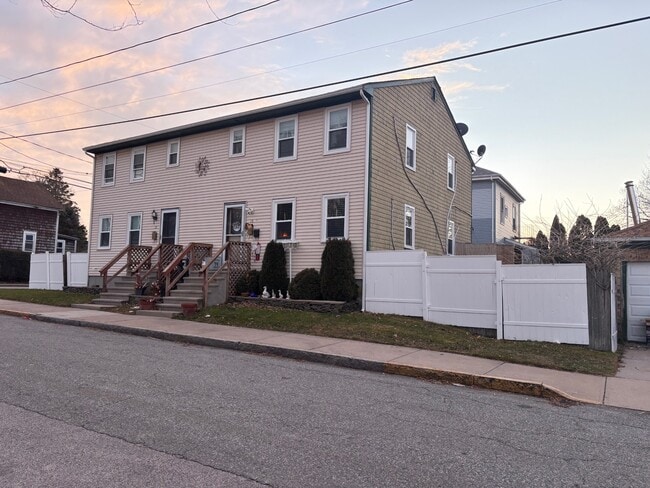 Photo - 18 Homer St Unit L