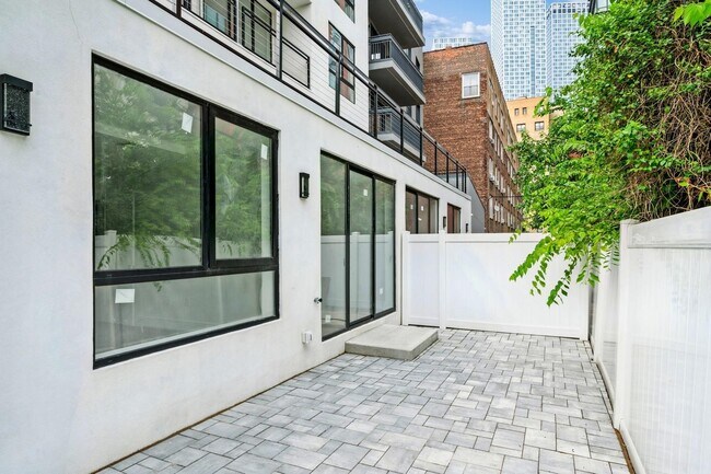 Building Photo - 32 Jones St Unit 102