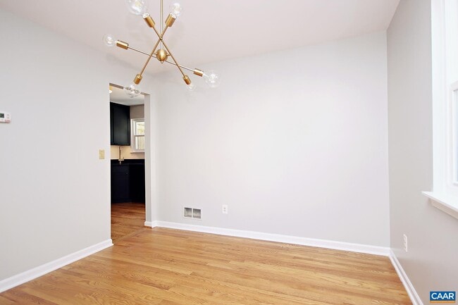 Photo - 211 Greentree Park