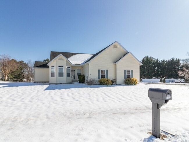 Photo - Single family - unfurnished - YEAR ROUND rental - Mill Pond Acres