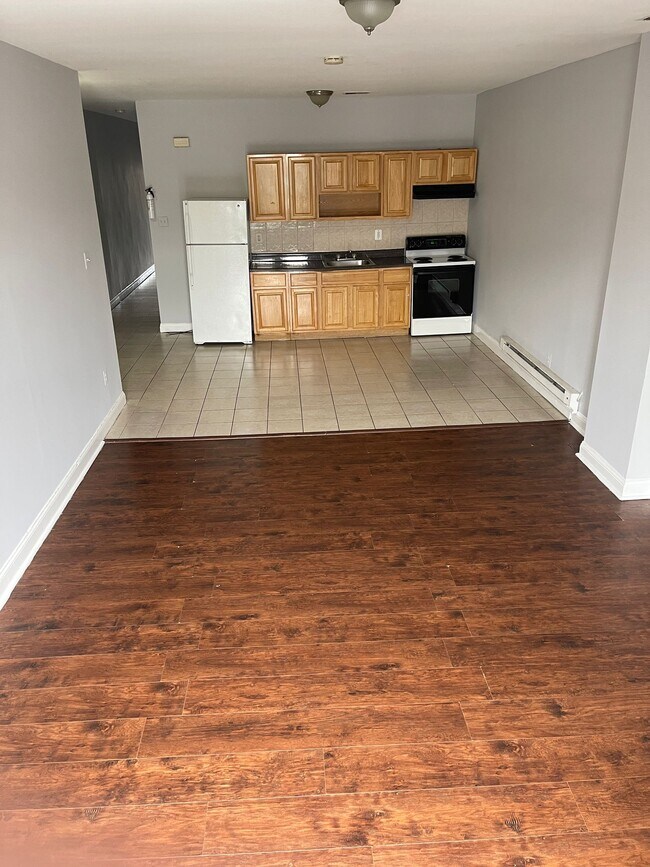 Photo - 5849 Market St