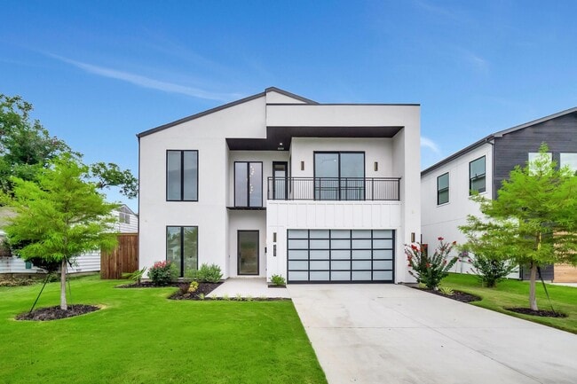 Building Photo - 3731 Cortez Dr