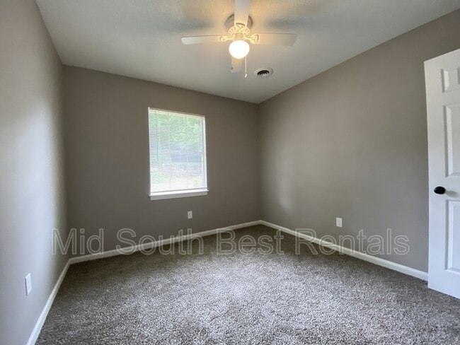 Photo - 4052 Ponca St